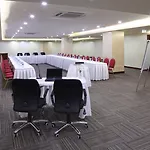 森巴亚克市酒店