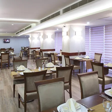 森巴亚克市酒店 酒店 阿达纳