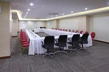 森巴亚克市酒店 酒店